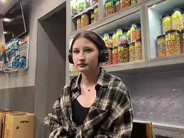 Stripchat Watch Live Sex Cams of SuzanMoote