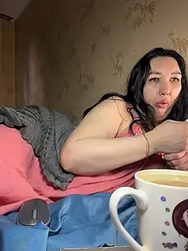 Stripchat Sex Cam of Naughtbaby_2025