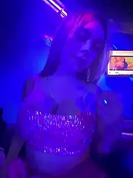 Stripchat Free Porn Cam of tinker_exotic_1