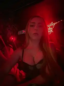 Stripchat Adult Webcam of tinker_exotic_1