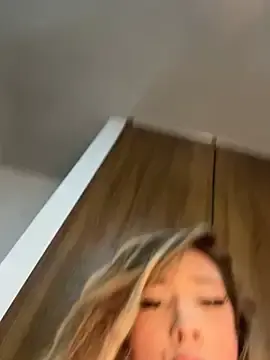 Stripchat Live Sex Cam of bunny_bicht