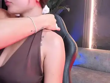 Stripchat Live Sex Cam of Aili_queen