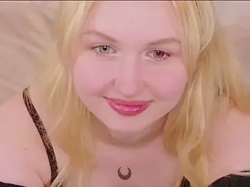 Stripchat Live Sex of Lilly_Eyes