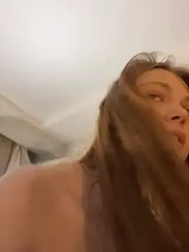 Stripchat Free Porn Cam of lolly_red_