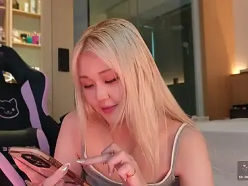 Stripchat Watch Live Sex Cams of hyun_chia