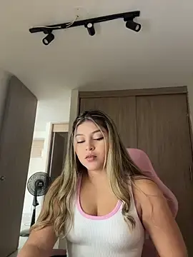 Stripchat Private Sex Chat of lunablossom_