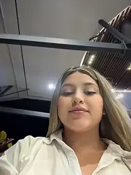 Stripchat Best Webcam of lunablossom_