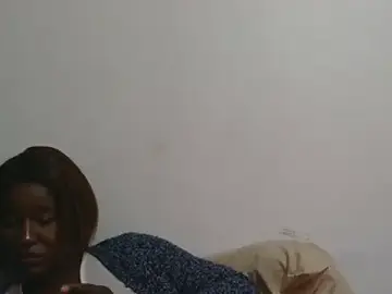 Stripchat Free Porn Cam of sluttylaura21