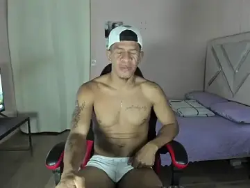 Stripchat Watch Live Sex Cams of Toptony22