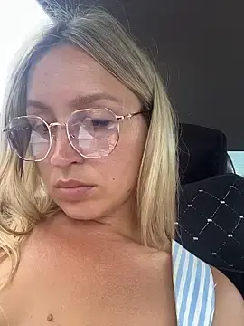 Stripchat Sex Cam of StasyWood
