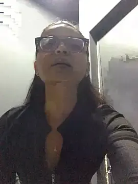 Stripchat Live Sex Cam of Gia_Mazzon
