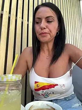Stripchat Sex Cam of KimKelly13