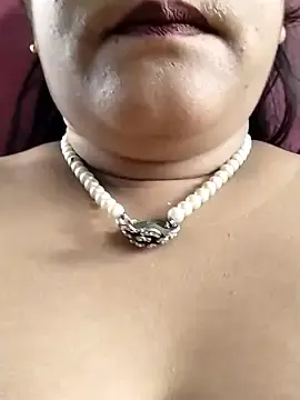 Stripchat Sex Cam of pinkisaha75