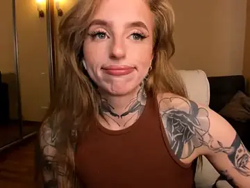 Stripchat Free Live Porn of harley_kimm