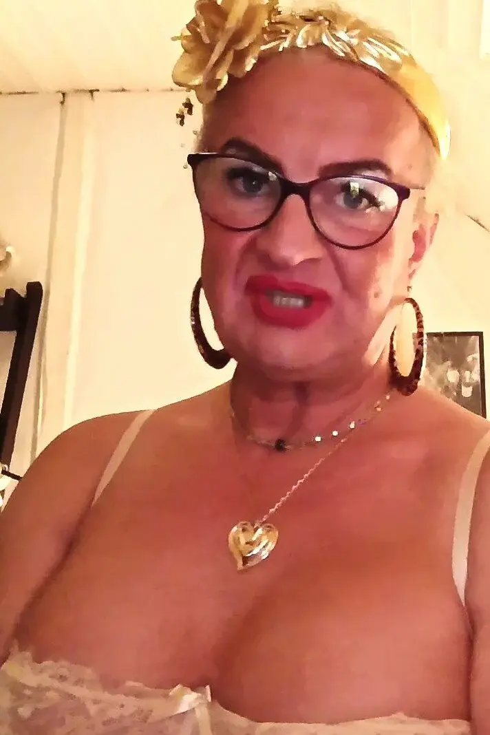 GinaBlonde
