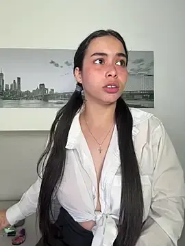 Stripchat Live Sex of SophieRoyals