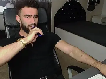 Stripchat Sex Cam of MicahLane