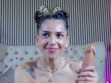 Stripchat Free Porn Cam of PlayfulShow