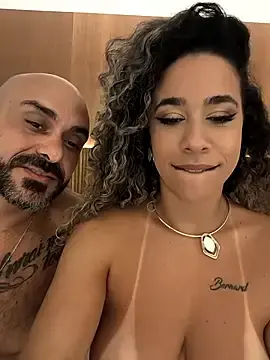Stripchat Free Porn Cam of vivianeleoa