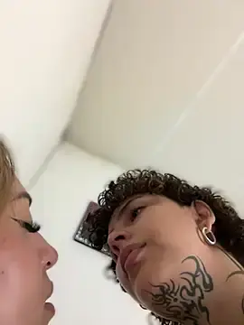 Stripchat Free Porn Cam of Velvet1_