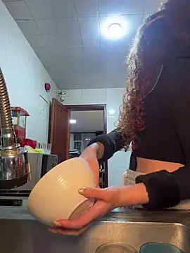 Stripchat Sex Cam of Joyce-fire