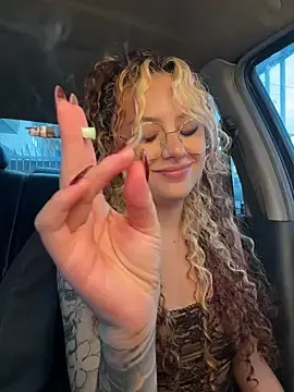 Stripchat Live Sex Cam of Joyce-fire