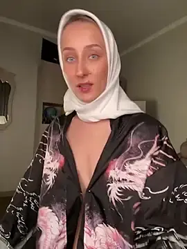 Stripchat Free Live Porn of FlexibleDoll_