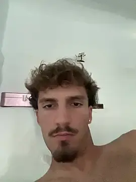 Stripchat Sex Cam of Albert_daddyyy