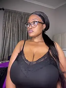 Stripchat Watch Live Sex Cams of Bustygoddess32