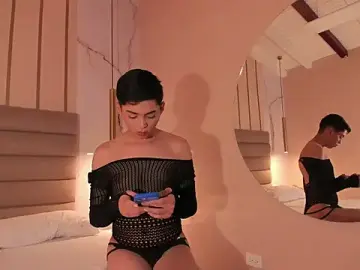Stripchat Watch Live Sex Cams of Maxi_little