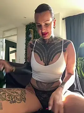 Stripchat Live Sex of KathaleaNoir