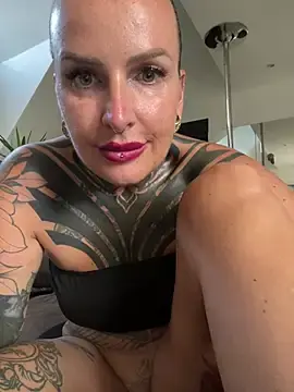 Stripchat Live Sex of KathaleaNoir