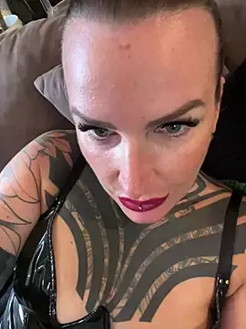 Stripchat Live Sex of KathaleaNoir