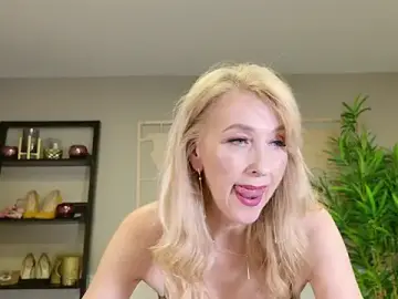 Stripchat Live Sex Cam of LadyLeea