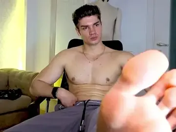 Stripchat Free Porn Cam of MaxKaiden