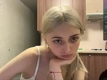 Stripchat Free Porn Cam of AidaGloshen