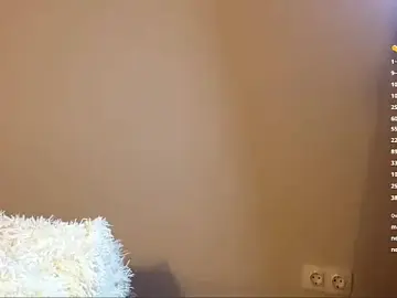 Stripchat Free Live Porn of VivianKings