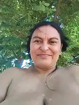 Stripchat Live Sex Cam of Horny-Mommy-Dirty