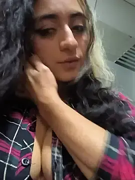 Stripchat Free Porn Cam of Lila_Desiree