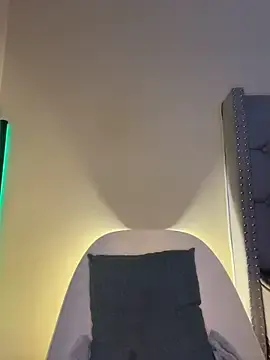 Stripchat Watch Live Sex Cams of KIARAPRETTY