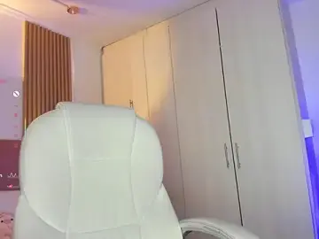 Stripchat Watch Live Sex Cams of mia_nevaeh