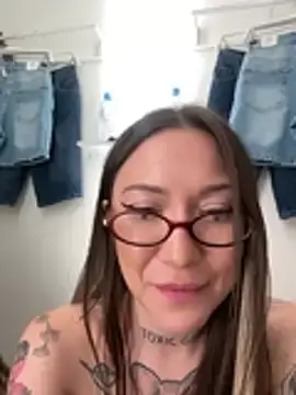 Stripchat Live Sex Cam of SaintSquirt
