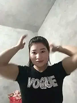 Stripchat Live Sex Cam of Lilinn_