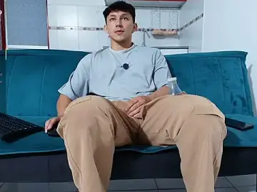 Stripchat Watch Live Sex Cams of jacques_cardiet
