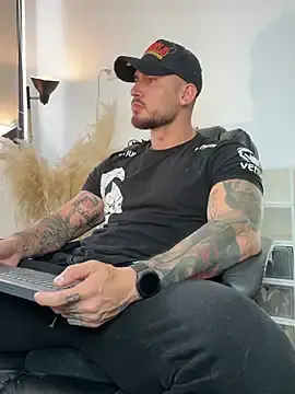 Stripchat Live Sex Cam of DimitriSullivan_