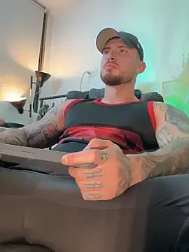 Stripchat Adult Webcam of DimitriSullivan_