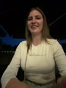 Stripchat Free Porn Cam of ViviVision99