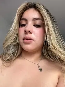 Stripchat Best live sex cam show of Cloee_Rainbow1