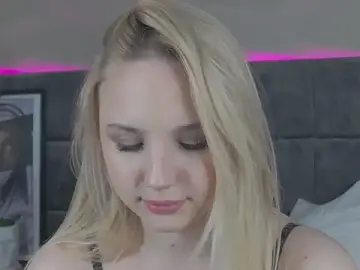 Stripchat Sex Cam of Sky_Cutie