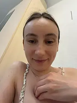 Stripchat Nude Webcam of viviandaimond1